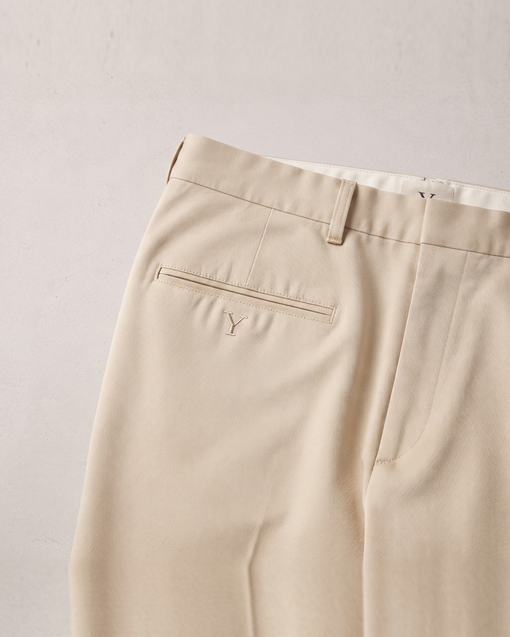 Pleated Cotton Trouser in Oat, fabric detail